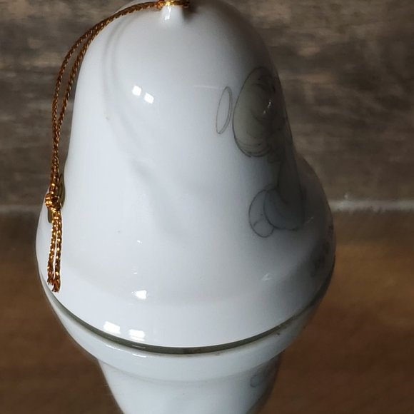 Enesco Precious Moments Bell Ornament Joy to the World - 1985 - Picture 2 of 7